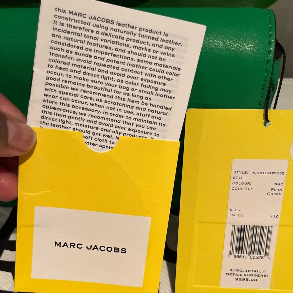 Marc Jacobs Vibrant Green Crossbody Bag - Picture 15 of 16